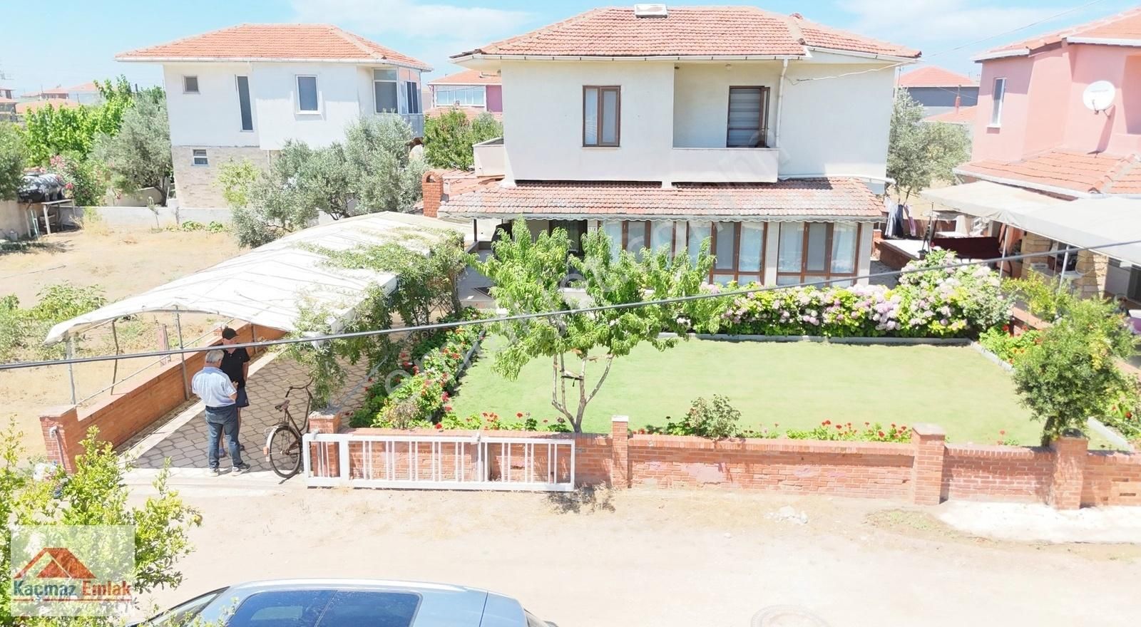 Biga Çeşmealtı Köyü Satılık Villa BİGA DENİZATI SİTESİNDE DENİZE 180 MT MESAFEDE SATILIK VİLLA !