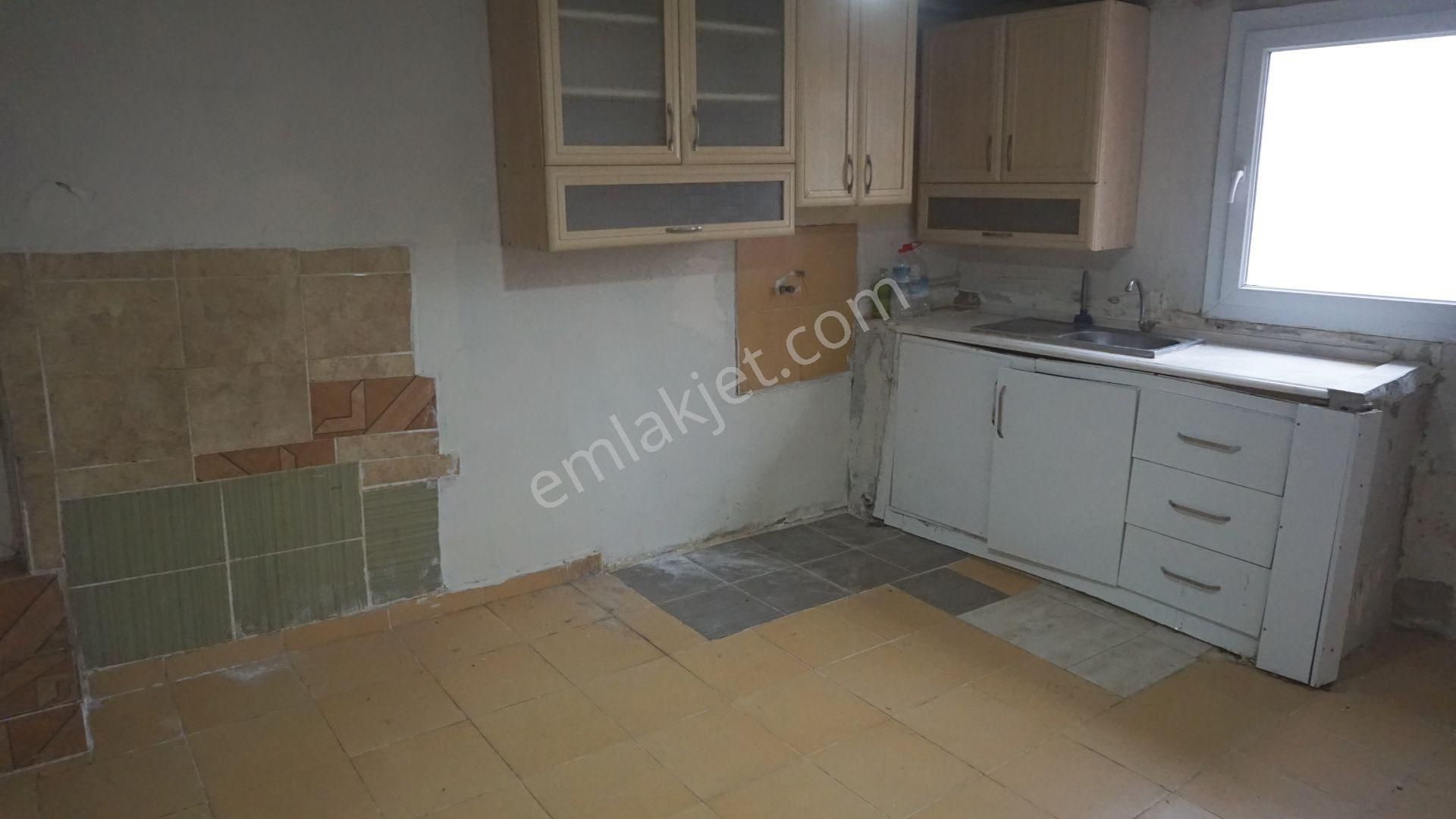 Bayraklı Onur Kiralık Daire  ONUR MAHALLESİNDE KİRALIK MÜSTAKİL EV 2+1 FİYAT DÜŞTÜ 5500 TL ÇİĞLİ SERKAN DAN 