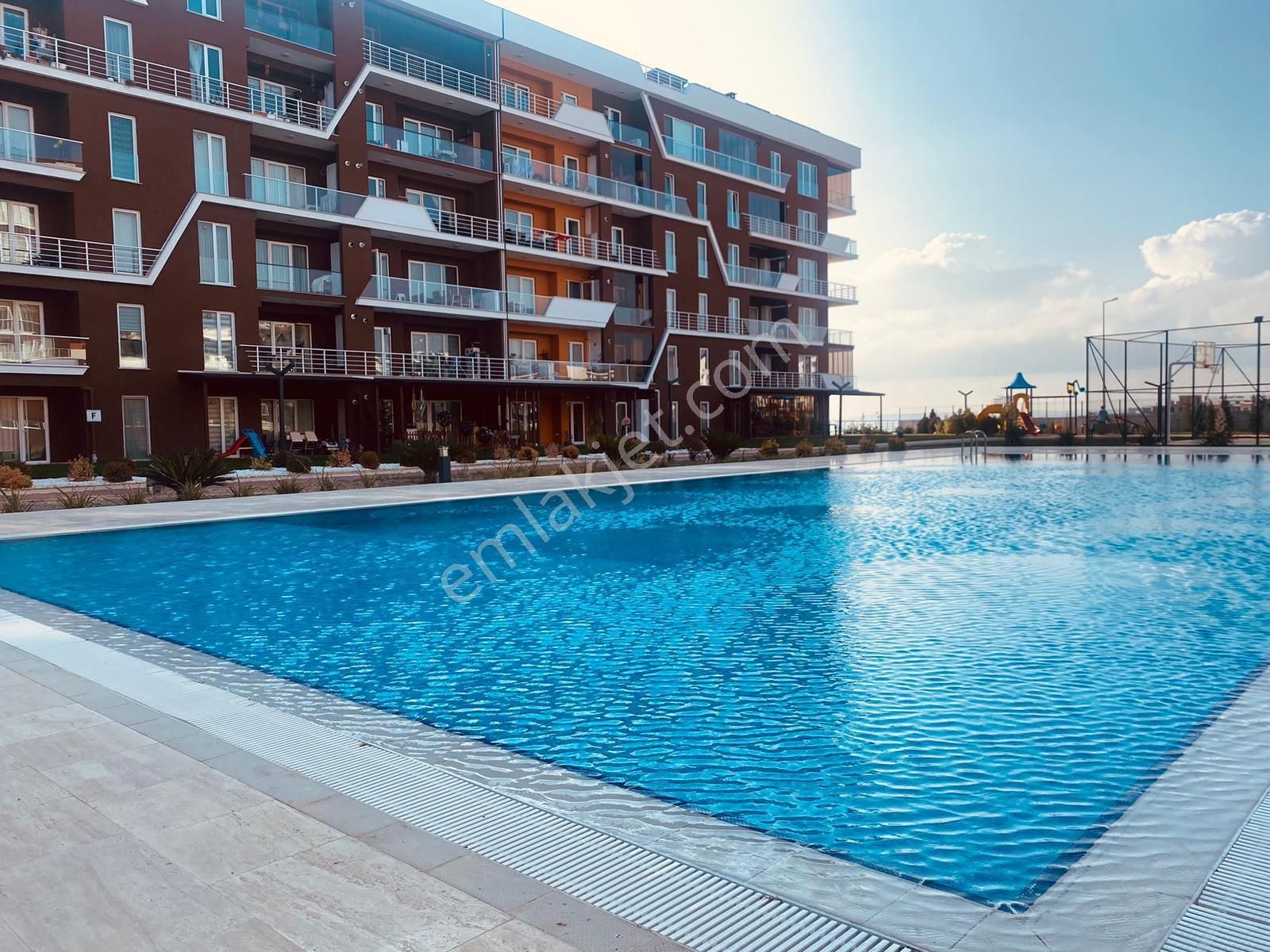 Çanakkale Merkez Kepez Bld. (Hamidiye) Satılık Daire ÇANAKKALE KEPEZ HAMİDİYE MAH. SİTE İÇERİSİNDE SATILIK 1+1 DAİRE