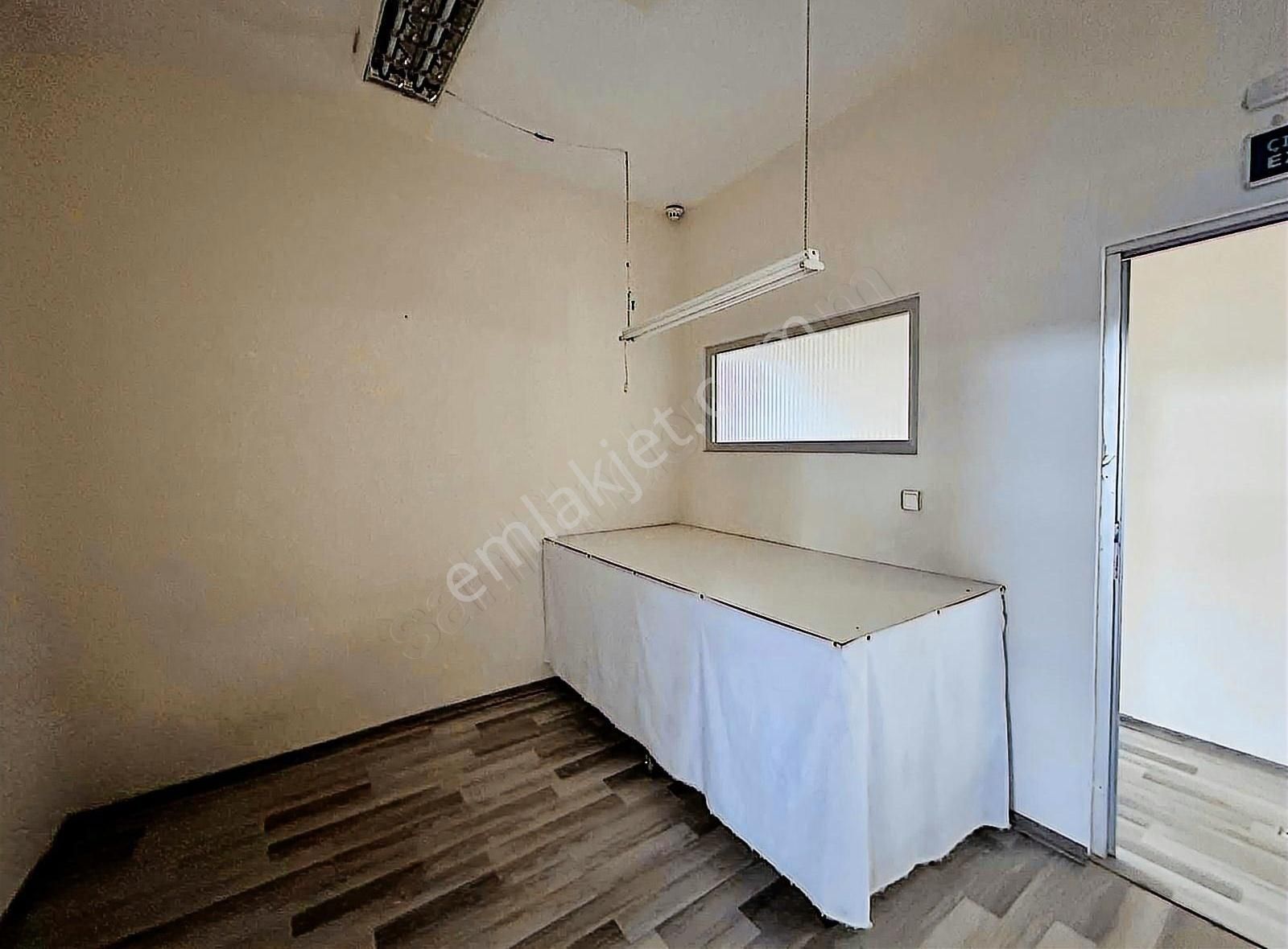 Esenler Birlik Kiralık Dükkan & Mağaza ESENLER ÇİNÇİNDERE CADE ÜZERİNDE1800M2 İŞ HANINDA KİRALIK DÜKKAN