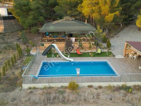 Bornova Yakaköy Satılık Arazi Yakaköy’de 6884 M2 Arsa İçerisinde Havuzlu Villa Ve Tiny House