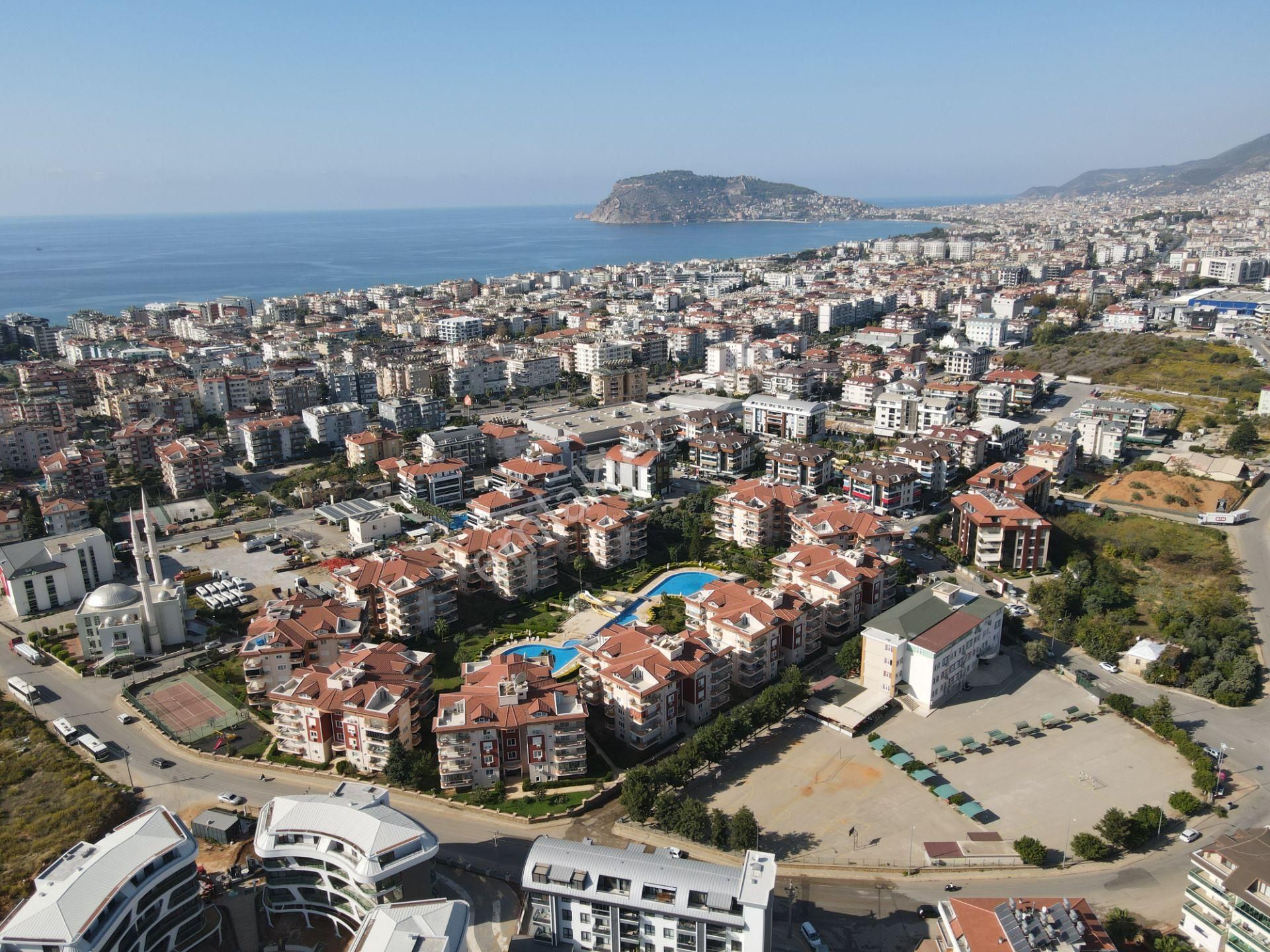 Alanya Oba Satılık Daire ALANYA OBA 3+1 225M2 EŞYASIZ AKTVİTELİ SİTE İÇERİSİNDE DUBLEKS!!