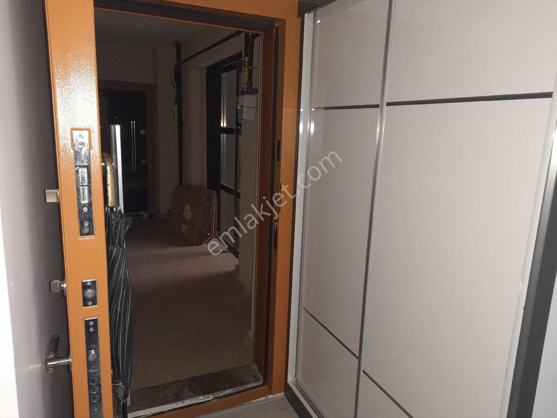 Yeşil Mah 3+1doğalgazlı Ebeveynin Banyolu Site İçerisinde Satılık Daire - Görsel 25