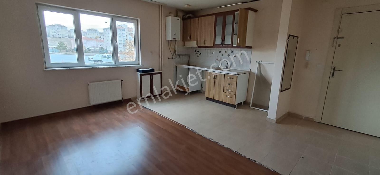 Kütahya Merkez Akkent Kiralık Daire  KÜTAHYA MERKEZ AKKENT KİRALIK ARA KAT 2+1 DAİRE