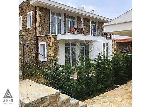 Datça Datça Satılık Villa ESKİ DATÇA'DA DENİZ MANZARALI BAHÇELİ 3+1 VİLLA