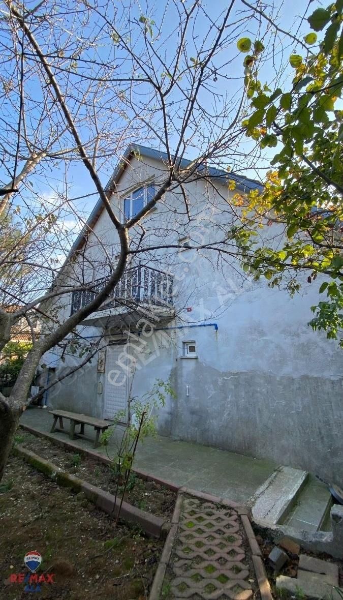 Arnavutköy Boğazköy İstiklal Kiralık Villa REMAX ALADAN NOKTA TESİSLERİNİN YANINDA KİRALIK MÜSTAKİL VİLLA