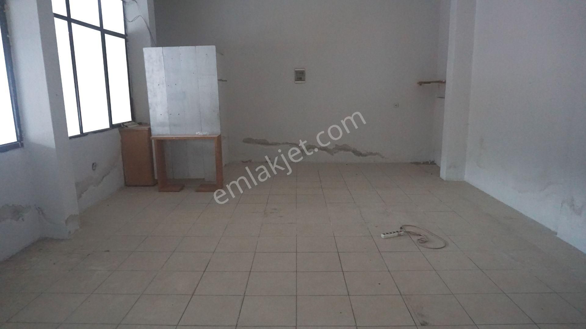 Çiğli Küçük Çiğli Kiralık Dükkan & Mağaza Güzeltepede Kiralık Dükkan Wc Li 70 M2 Çiğli Serkan Emlak Dan