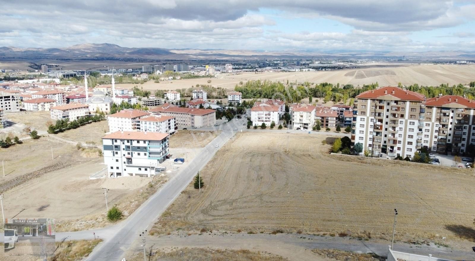 Pursaklar Altınova Satılık Tarla YATIRIMIN EN GÜZELİ İMARA SINIR HAVAALANINA YAKIN FIRSAT