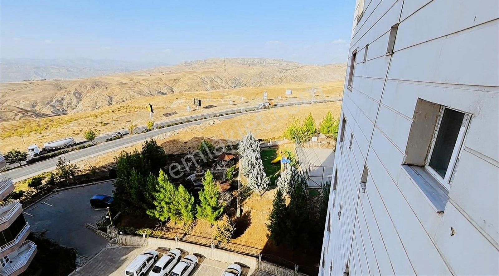 Siirt Merkez Veysel Karani Kiralık Daire HAYAT GAYRİMENKULDEN BEYAZ KENT SİTESİNDE KİRALIK 3+1 DAİRE