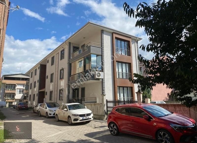 Adapazarı İstiklal Kiralık Daire MEMURA UYGUN, ÇARŞI MERKEZE YAKIN, YÜKSEK GİRİŞ, AÇIK OTOPARK !