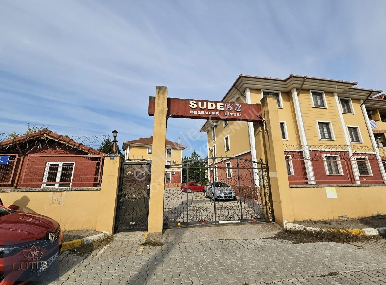 Kartepe Ertuğrul Gazi Satılık Daire KARTEPE SUDEKS BEŞEVLER SİTESİ 3+1 ÇATI DUBLEKS EBEVEYN BANYOLU