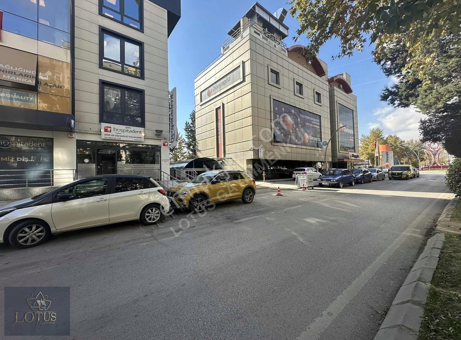 İzmit Kadıköy Kiralık Daire İZMİT MERKEZİ KONUM BULVAR DENİZ MANZARALI ARAKAT 3+1 KİRALIK