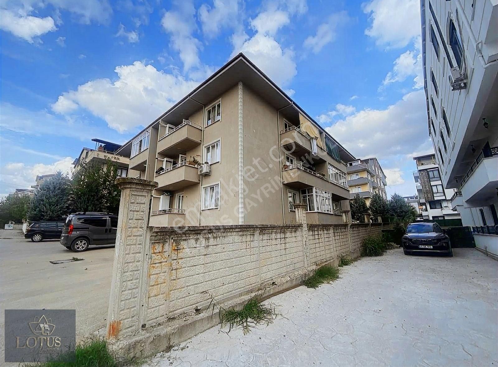 Başiskele Yeşilyurt Satılık Daire KOCAELİ BAŞİSKELE 2+1 BAHÇELİ KULLANIM ALANI OLAN SATILIK DAİRE