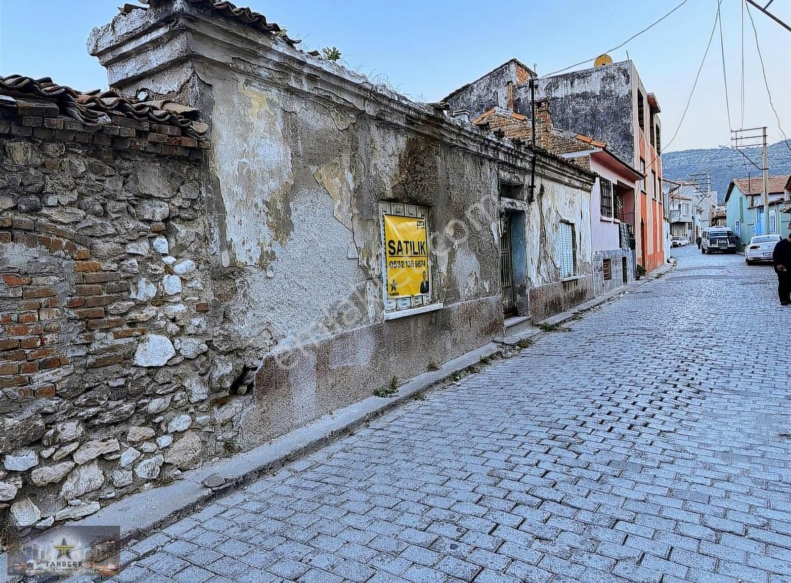 Kırkağaç Hacıhimmet Satılık Müstakil Ev Tanberk den Hacıhimmet de Satılık Müstakl Ev Tapulu Arsa 476 m2