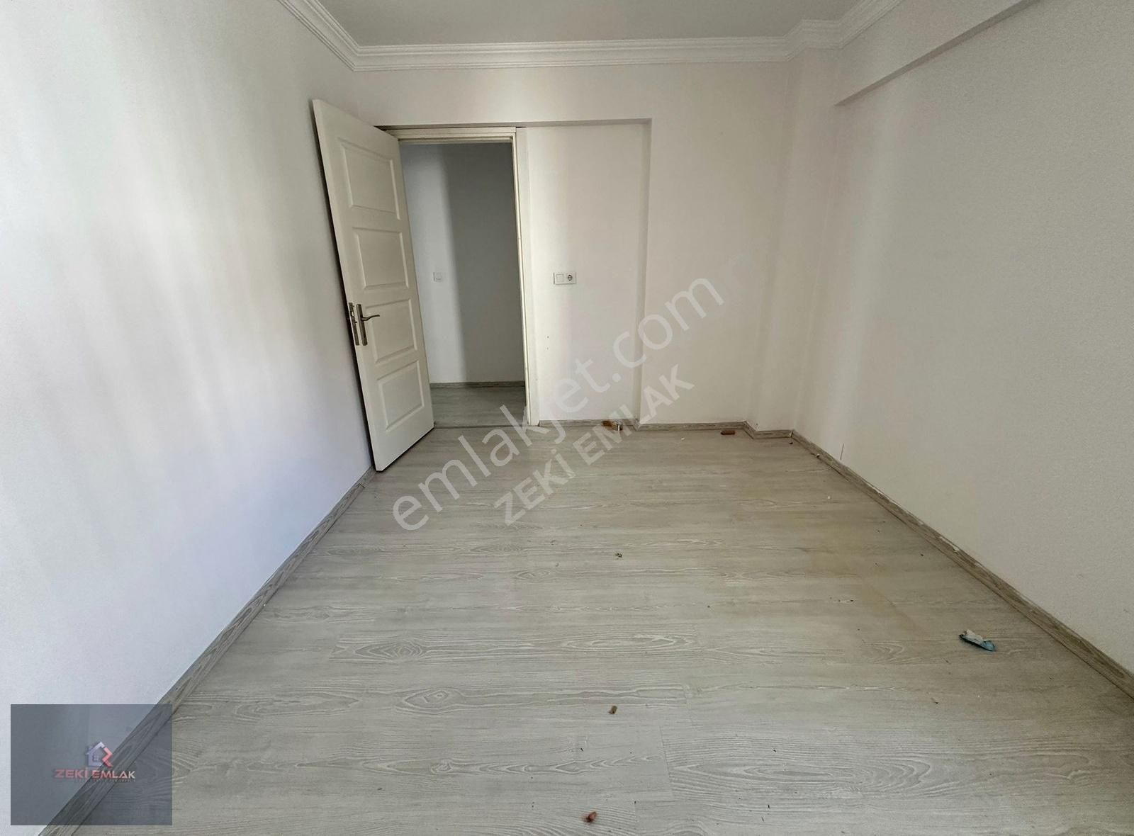 Yunusemre Muradiye Kiralık Daire Zeki Emlak'tan 23 Nisan Civarı 3+1 Ara Kat Kiralık Daire