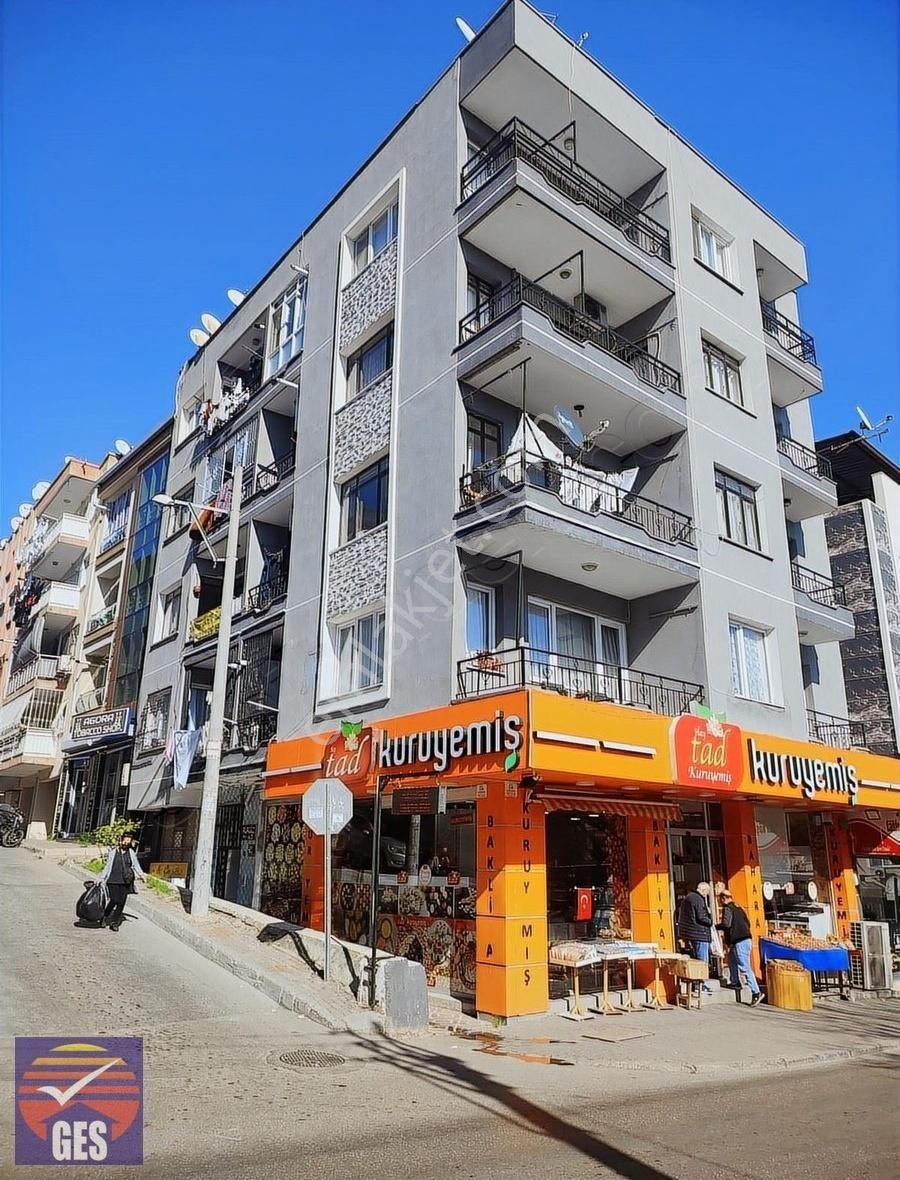 Karabağlar Gülyaka Satılık Daire ESKİİZMİR CADDESİ KÖŞE KONUMDA BİNADA SATILIK 2+1 DAİRE