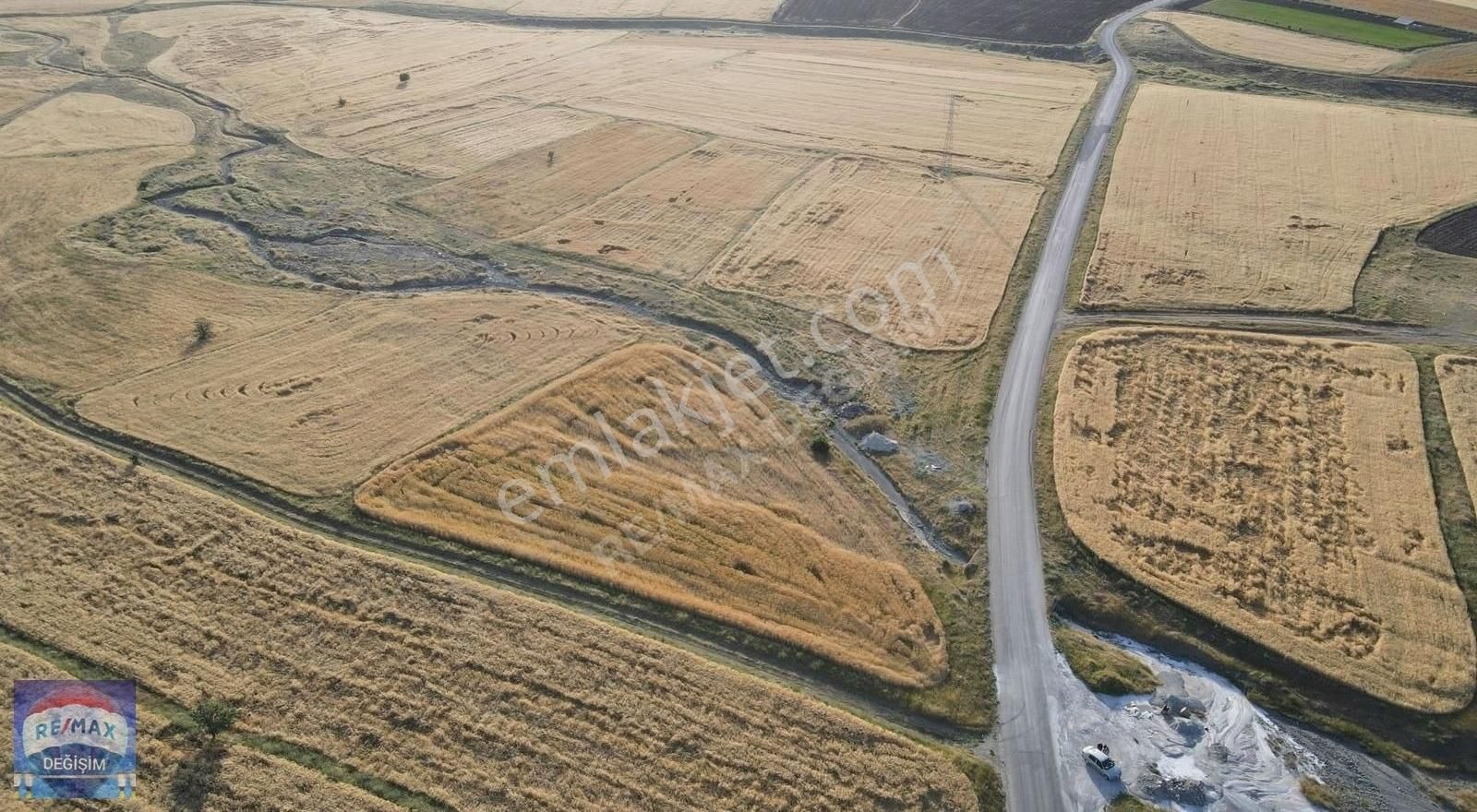 Elazığ Merkez Şahinkaya Köyü (Karpınar) Satılık Tarla REMAX DEN MERKZ ŞAHİNKAYA DA EV VE BAHÇE YAPIMINA UYGUN SATILIK