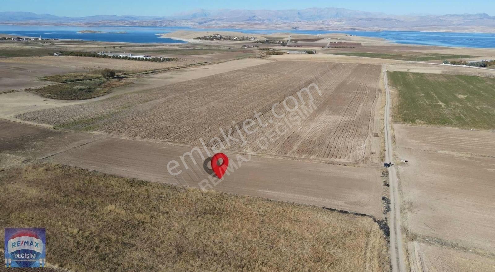 Elazığ Merkez Dallıca Köyü (Konak) Satılık Tarla RE/MAX DEĞİŞİM'DEN ÜNGÜZEKTE SATILIK FIRSAT MÜKEMMEL TARLA