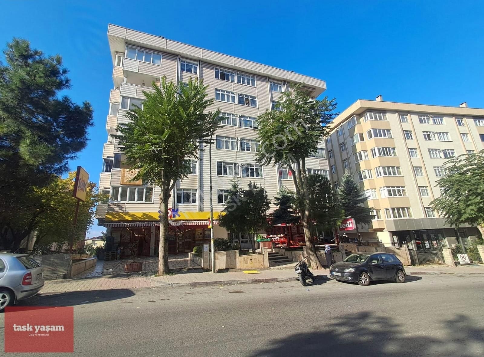 Kartal Uğur Mumcu Satılık Daire KARTAL UĞURMUMCU MAHALLESİ'NDE CADDE ÜZERİNDE 3+1 SATILIK DAİRE