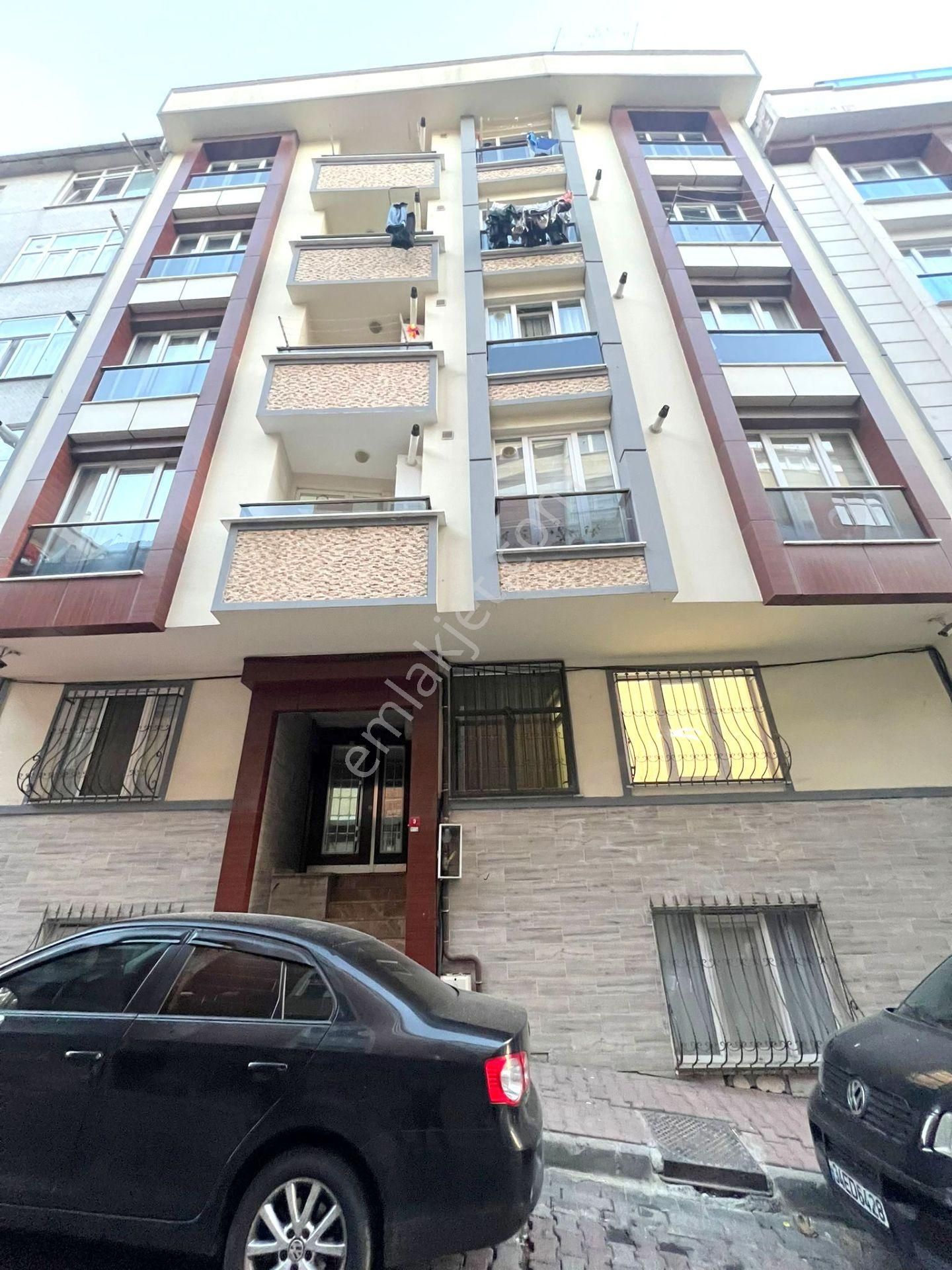 Bahçelievler Hürriyet Satılık Daire  TUTAR EMLAKTAN HÜRRİYETTE GENİŞ FERAH 1+1 70 M2 Y. GRİŞ DAİRE