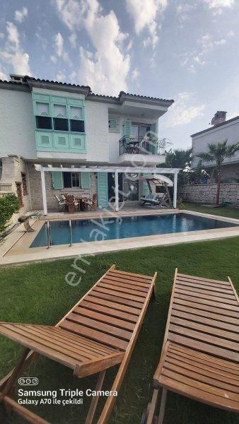 Çeşme Şifne Satılık Villa İzmir Çeşme Şifne Deniz Manzaralı Havuzlu Dubleks Cumbalı Villa