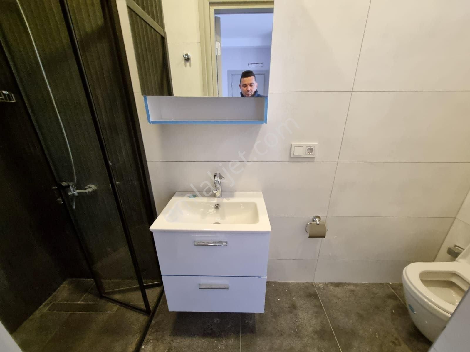 Fenerbahçe Ayanoğlu Caddesi Üzerinde Balkonlu Sıfır Daire - Görsel 24