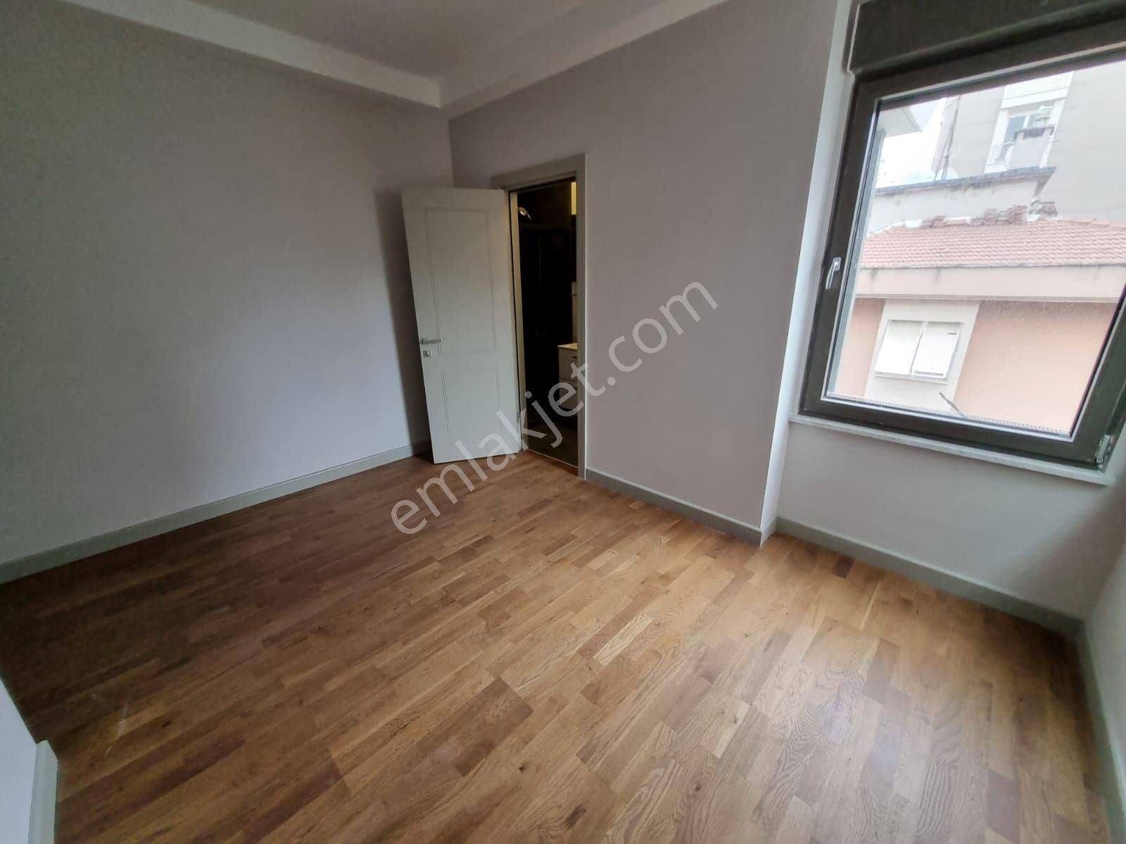 Fenerbahçe Ayanoğlu Caddesi Üzerinde Balkonlu Sıfır Daire - Görsel 25