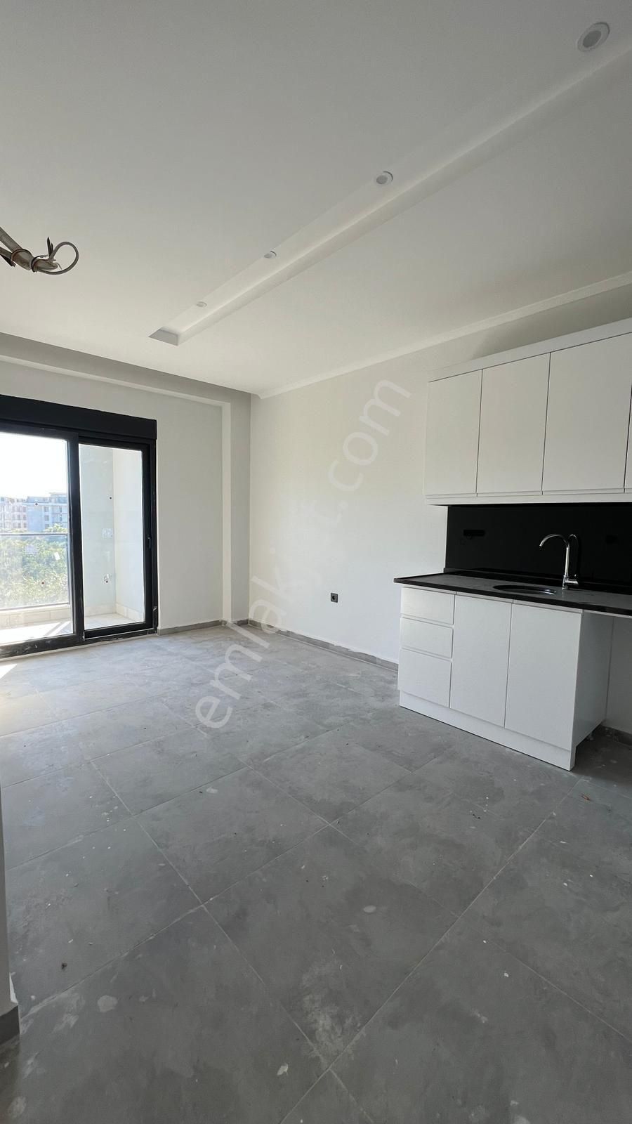 Alanya Oba Kiralık Daire Çarşamba 1+1 boş