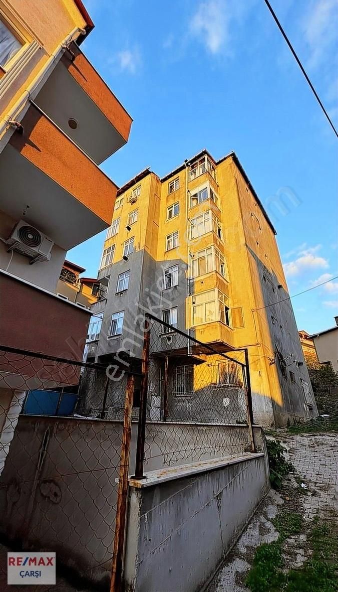 Derince Sırrıpaşa Satılık Daire REMAX ÇARŞI'DAN DERİNCE SIRRI PAŞA MAHALLESİNDE 2+1 SATILIK