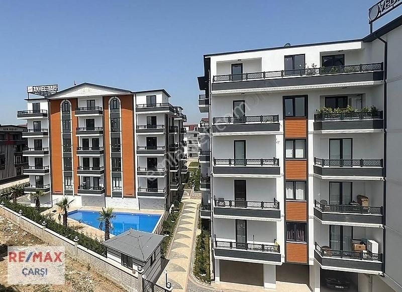 Kartepe Ertuğrul Gazi Satılık Daire REMAX ÇARŞI'DAN MİA GARDEN EVLERİ'DE 2+1 SATILIK ARAKAT DAİRE