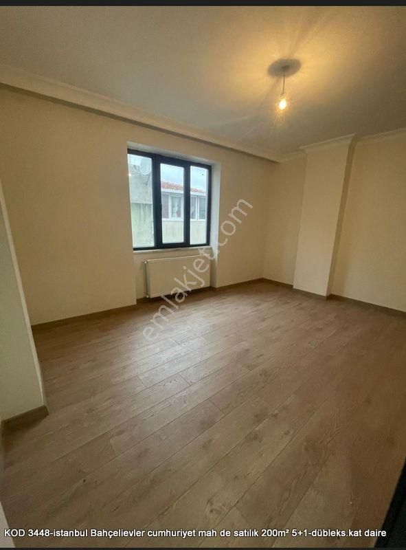 Bahçelievler Cumhuriyet Satılık Daire  istanbul Bahçelievler cumhuriyet mah de satılık 200m² 5+1-dübleks.kat daire  