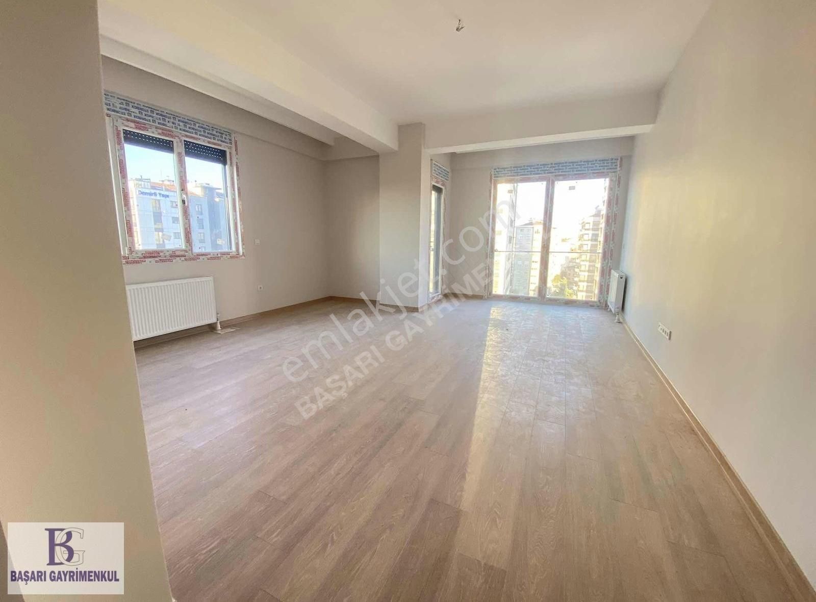 Kadıköy Göztepe Satılık Daire BAŞARI'DAN GÖZTEPE'DE 2024 YAPIMI 130 m2 3+1 BALKONLU SIFIR