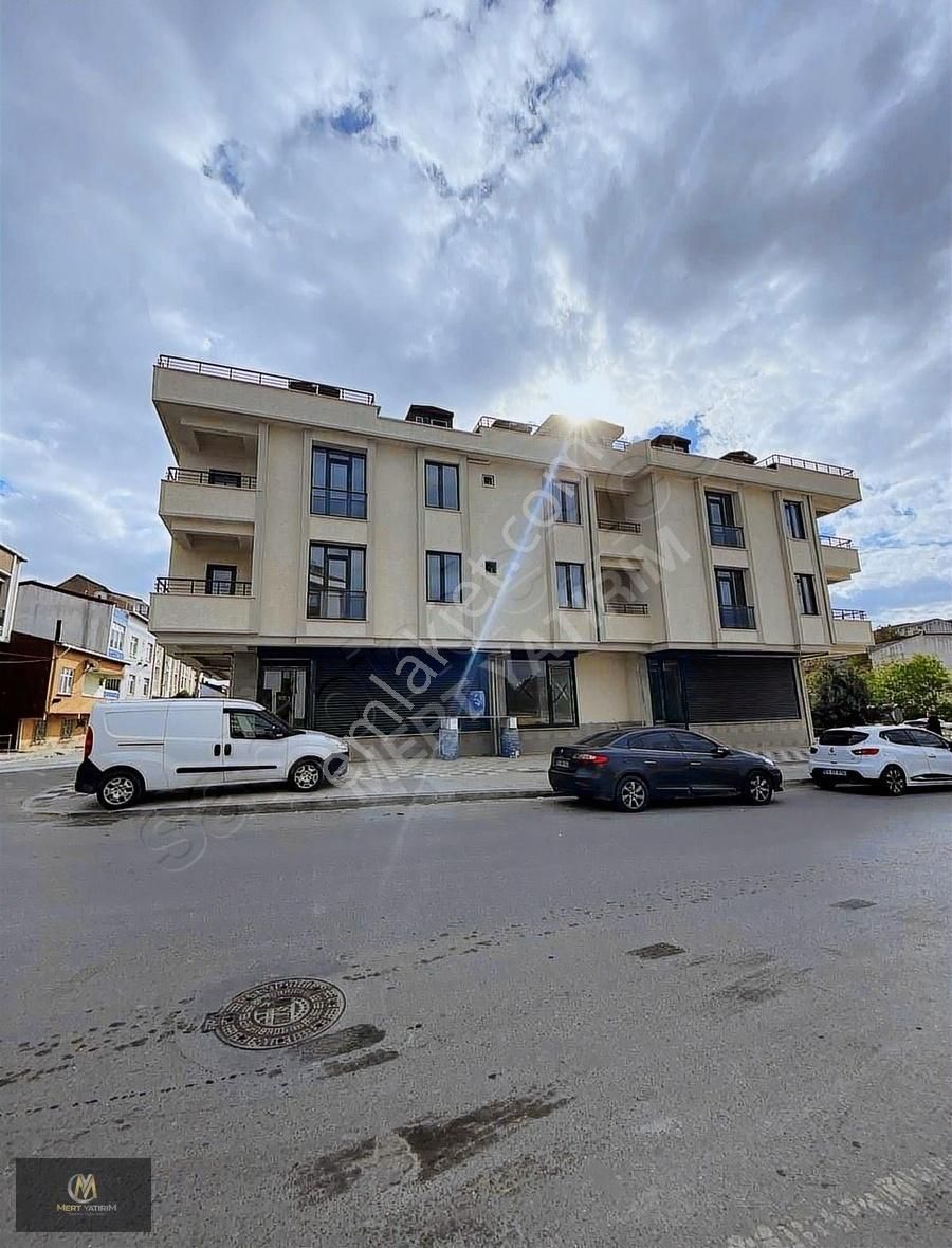 Arnavutköy Karlıbayır Satılık Daire KARLIBAYIRDA CADDE CEPHE 2+1 ARAKAT DAİRE ' TEK YETKİLİ