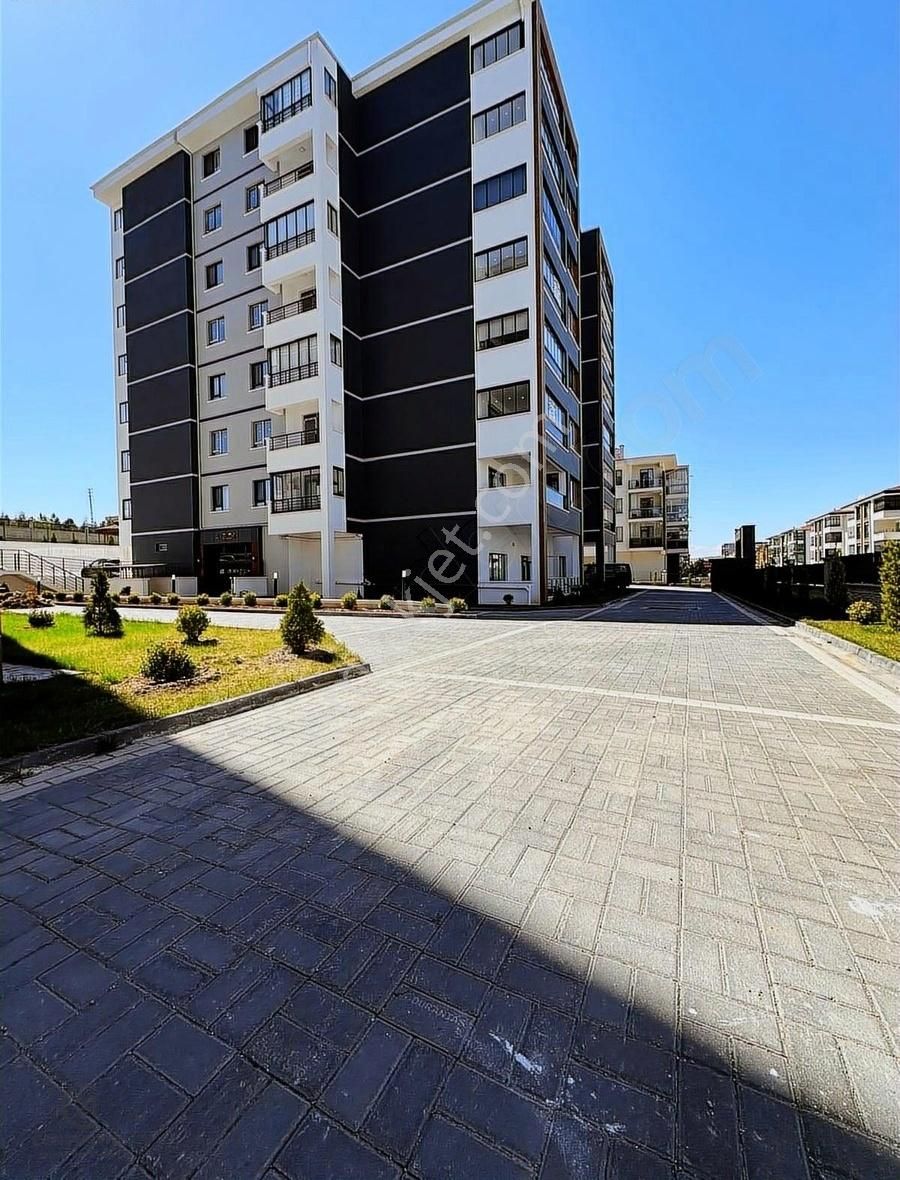 Gölbaşı Bahçelievler Satılık Daire GÖLBAŞI BAHÇELİ EVLERDE 4.5+1 SATILIK SİTE İÇİ DAİRE- 172 M2 -