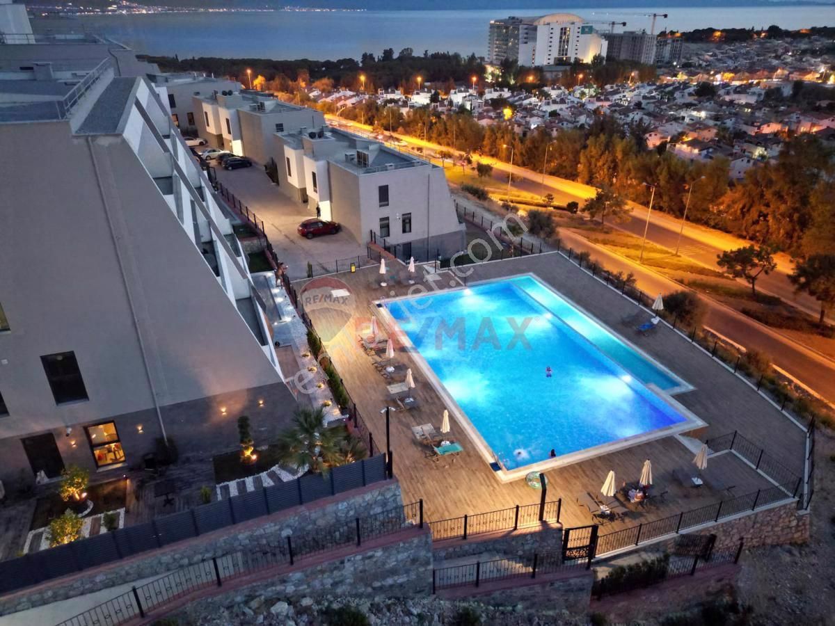 Kuşadası Değirmendere Satılık Daire Vista Blue Sitesi’nde 2+1 Full Deniz Manzaralı Daire !