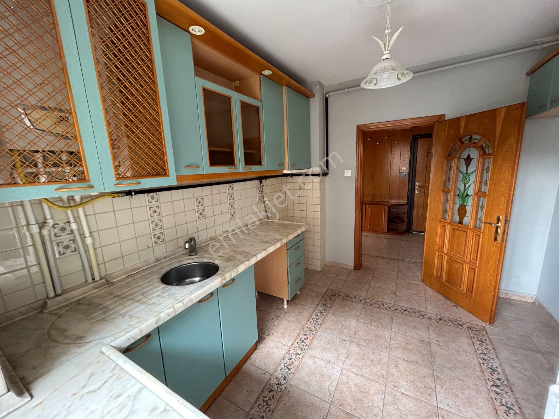 Nilüfer Cumhuriyet Satılık Daire CUMHURİYET MAHALLESİ GAZİ CADDESİNE CEPHE 3+1 KOMBİLİ DAİRE