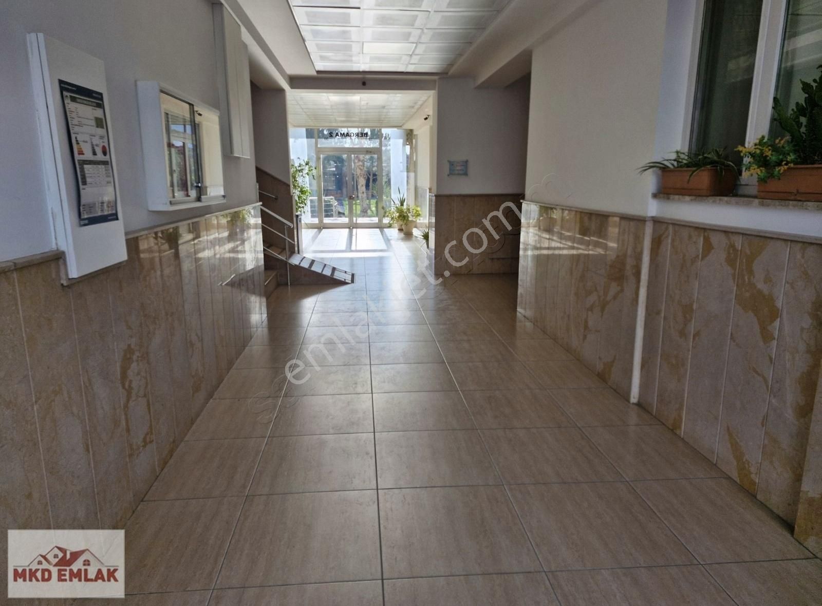 Atakent Te Bergama Blokları Altında Zeminde Satılık Mkd Emlaktan - Görsel 9