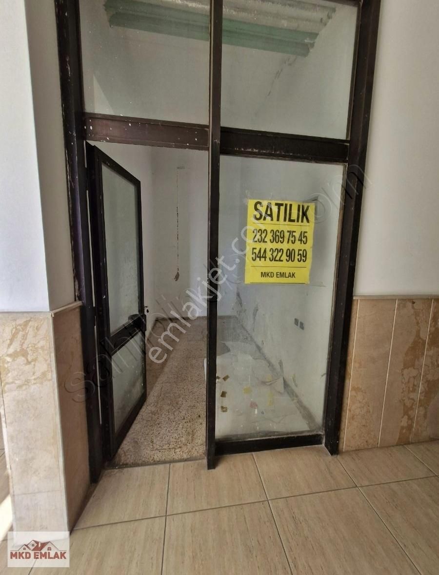 Atakent Te Bergama Blokları Altında Zeminde Satılık Mkd Emlaktan - Görsel 3