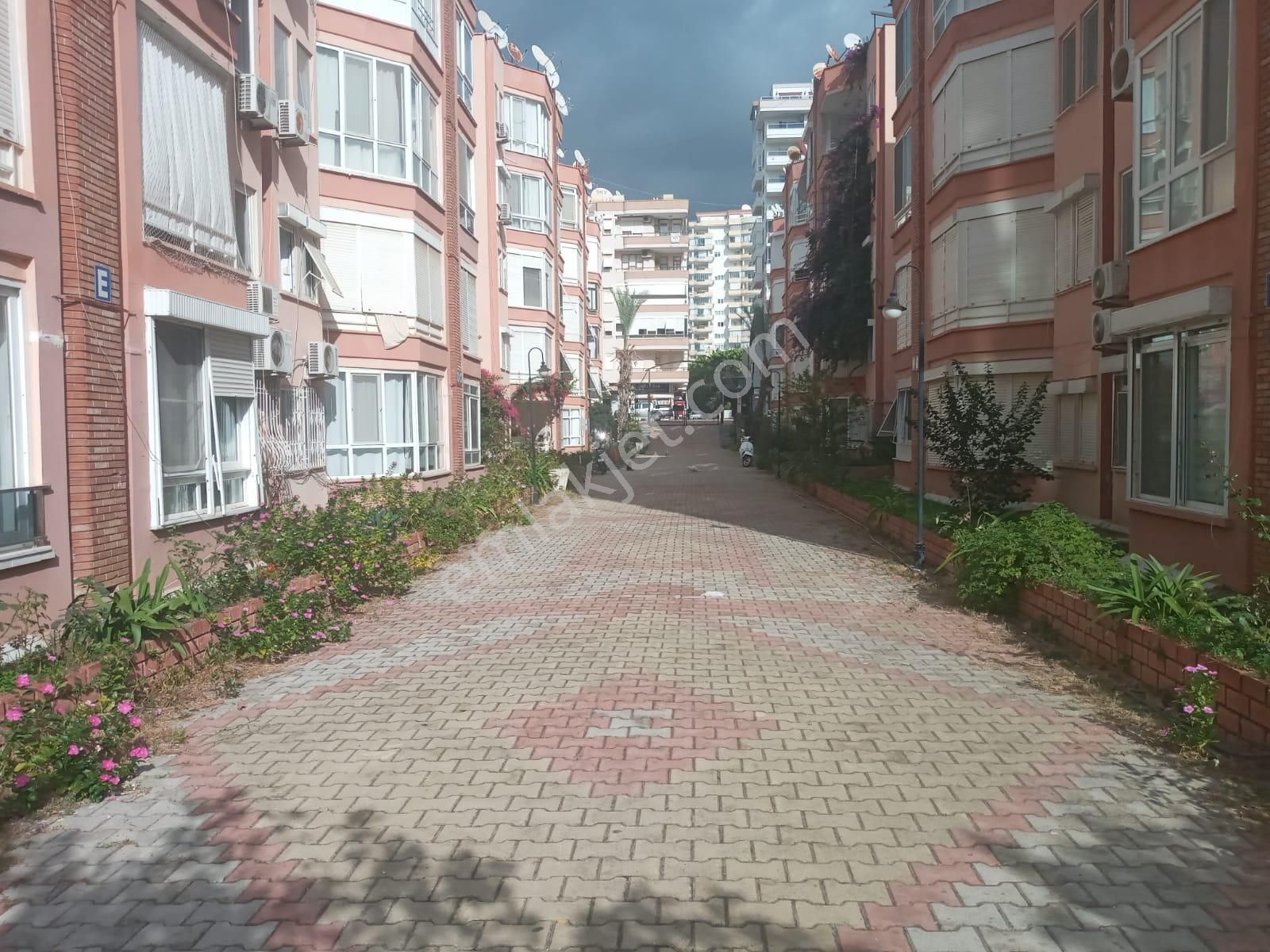 Alanya Mahmutlar Kiralık Daire  ALANYA MAHMUTLAR ÖNER SİTESİ 4.KAT DOĞU-BATI-CEPHE 11.000TL