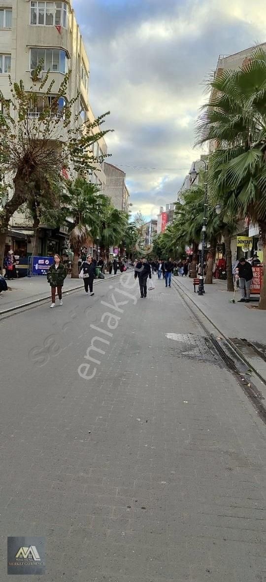 Gaziosmanpaşa Bağlarbaşı Satılık Daire Bağlarbaşı Caddesi'nde satılık 2+1 net 100m