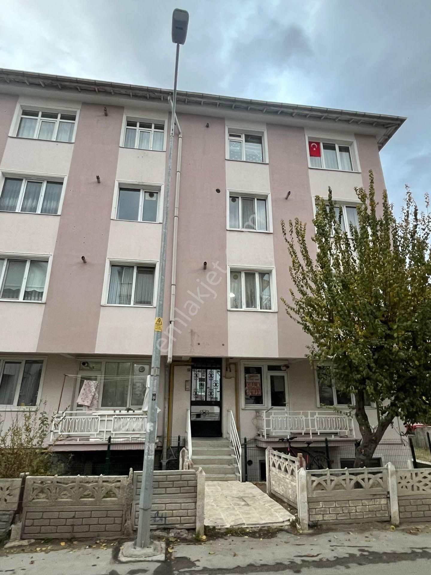 Kütahya Merkez Yıldırım Beyazıt Kiralık Daire  DEMİRLAND GAYRİMENKUL'DEN KİRALIK YILDIRIM BEYAZIT MAHALESİNDE 2+1 DAİRE