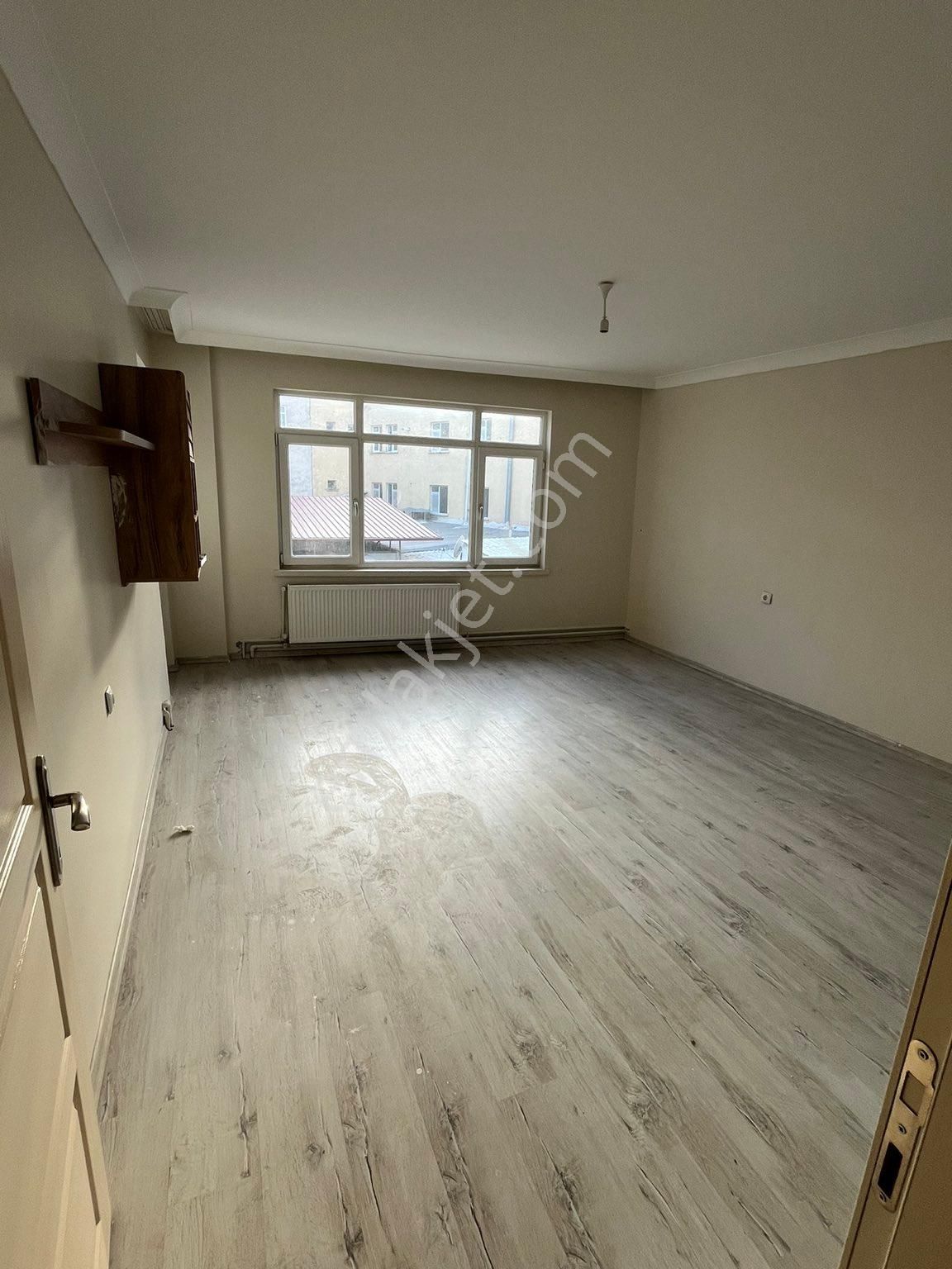 Gölbaşı Bahçelievler Kiralık Daire  CEMAL GÜRSEL CADDESİNDE 3+1 KİRALIK