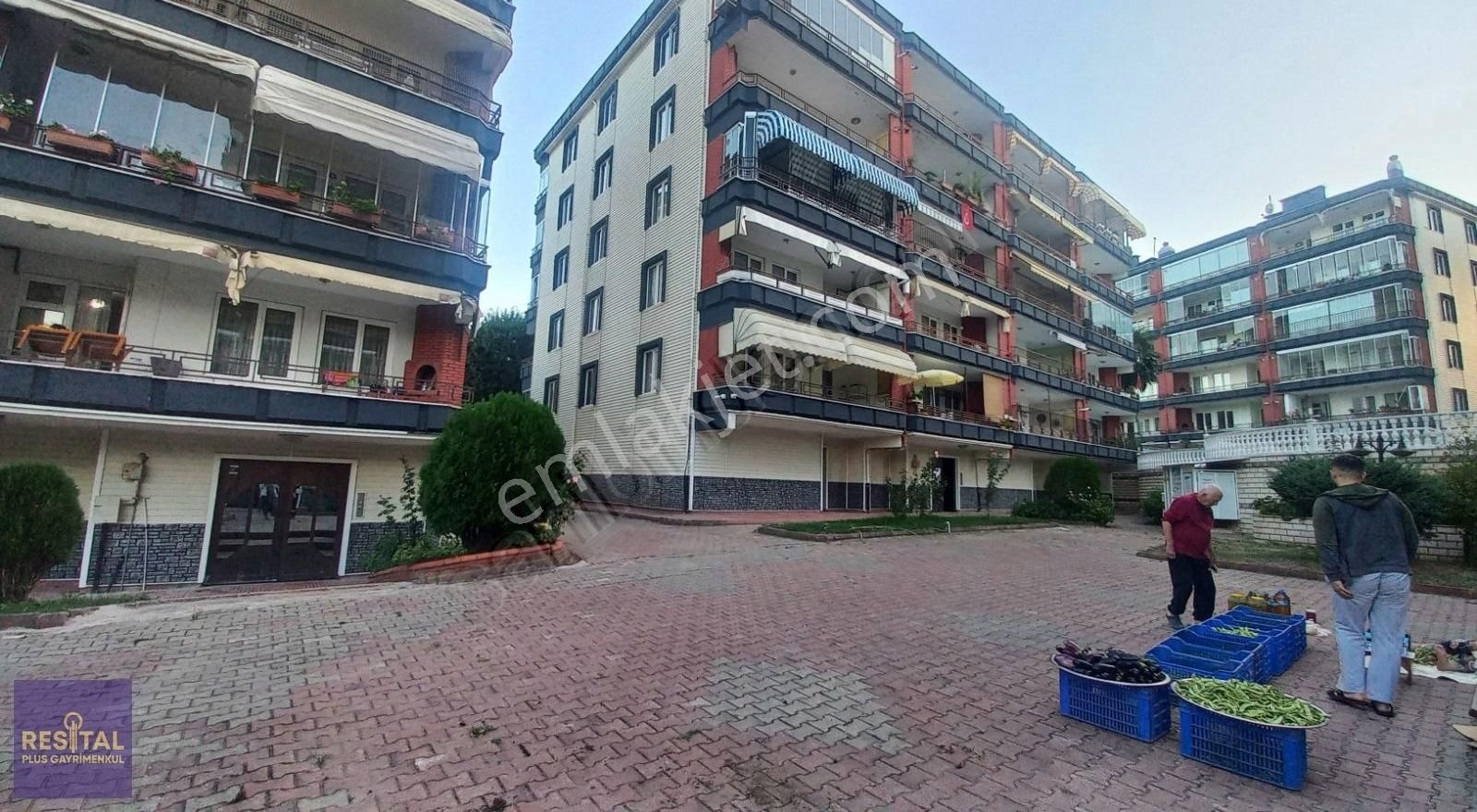 Mudanya Güzelyalı Yalı Satılık Daire MUDANYA GÜZELYALI YALI MAH.GENİŞ FERAH 2+1 HAVUZLU SATILIK DAİRE