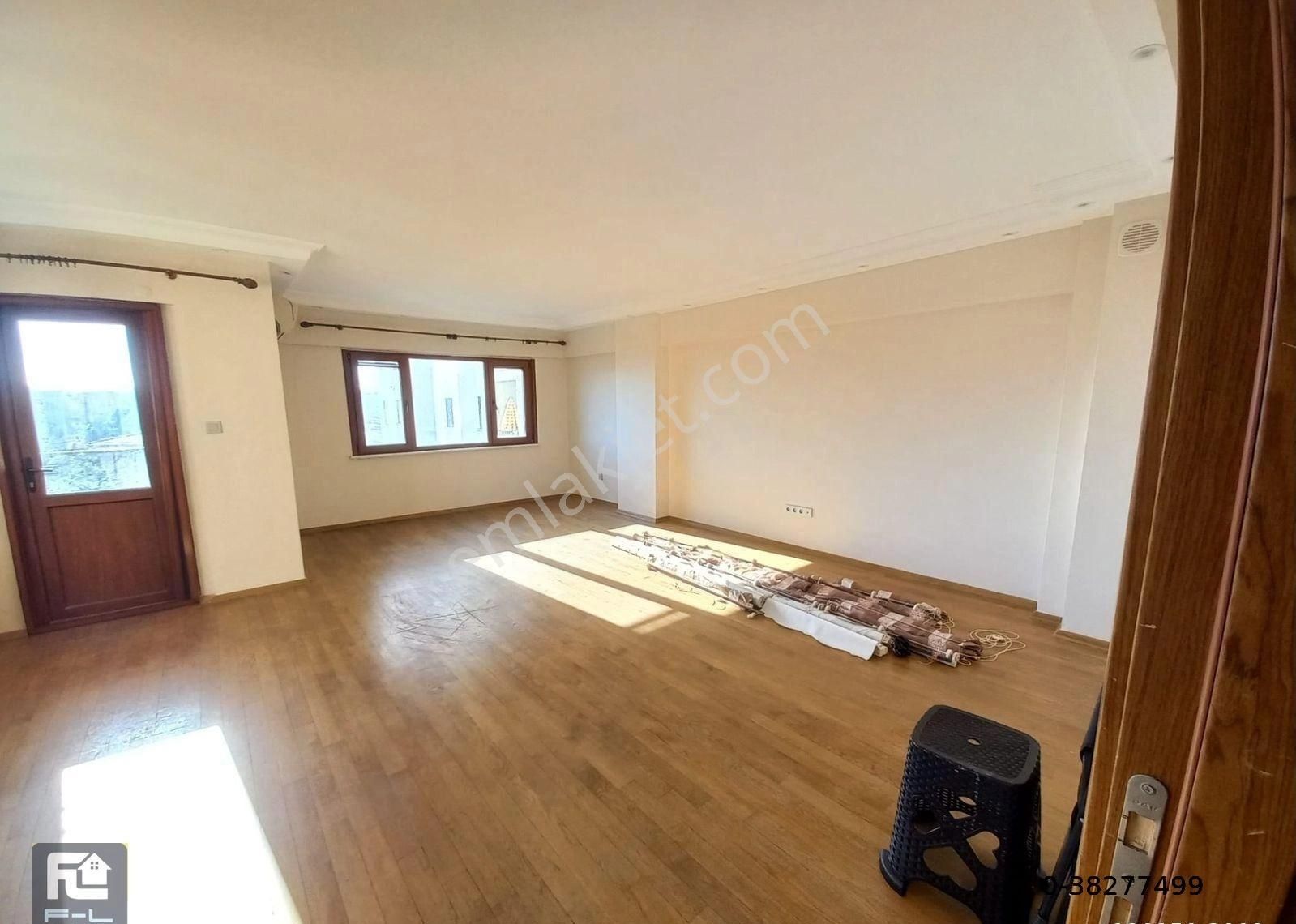 Üsküdar Küçük Çamlıca Kiralık Daire F-L EMLAKTAN LİBADİYE EMAAR AVM YE YAKIN 3+1 GENİŞ ARAKAT