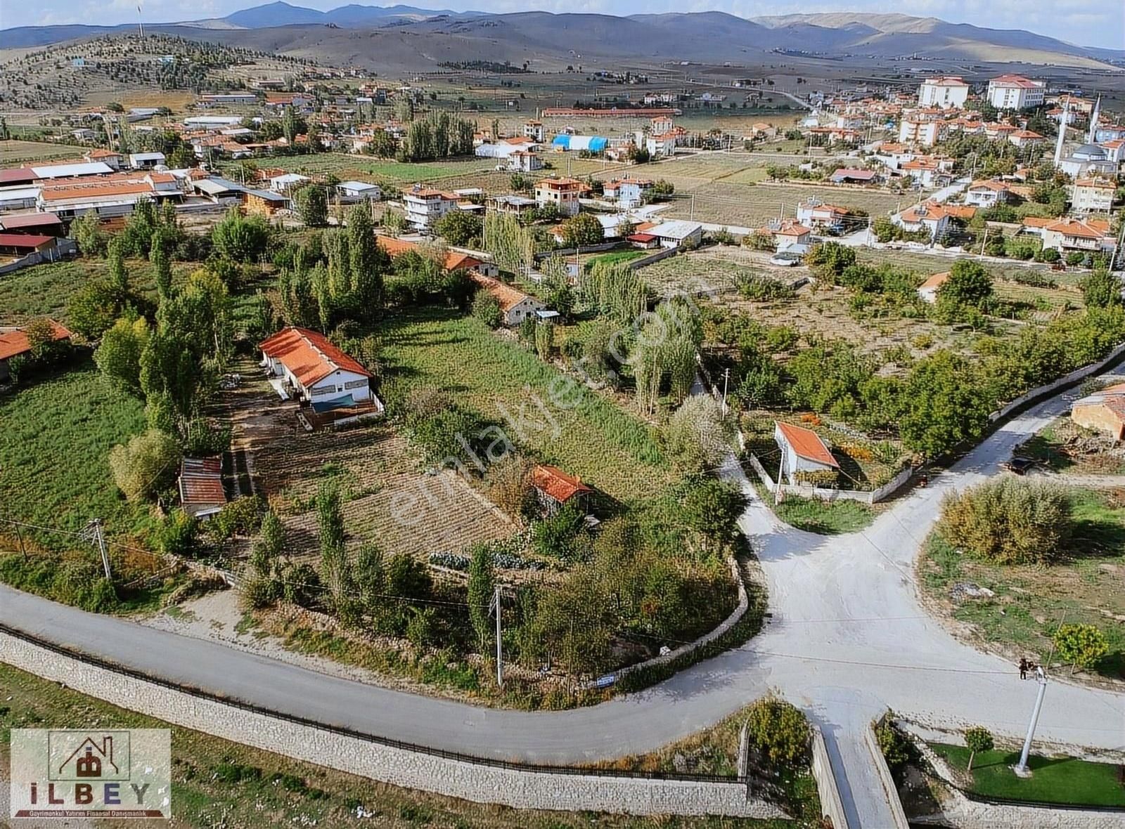 Şuhut Taşlıca Satılık Konut İmarlı İLBEY // Şuhut Merkez Dörtgöz Köprüsü yanında 642 m² ARSA