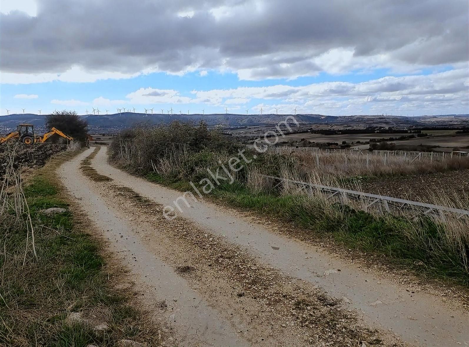 Çatalca Subaşı Satılık Tarla DOSTUM GAYRİMENKUL'DEN SUBAŞI 4785 M2 SATILIK TARLA