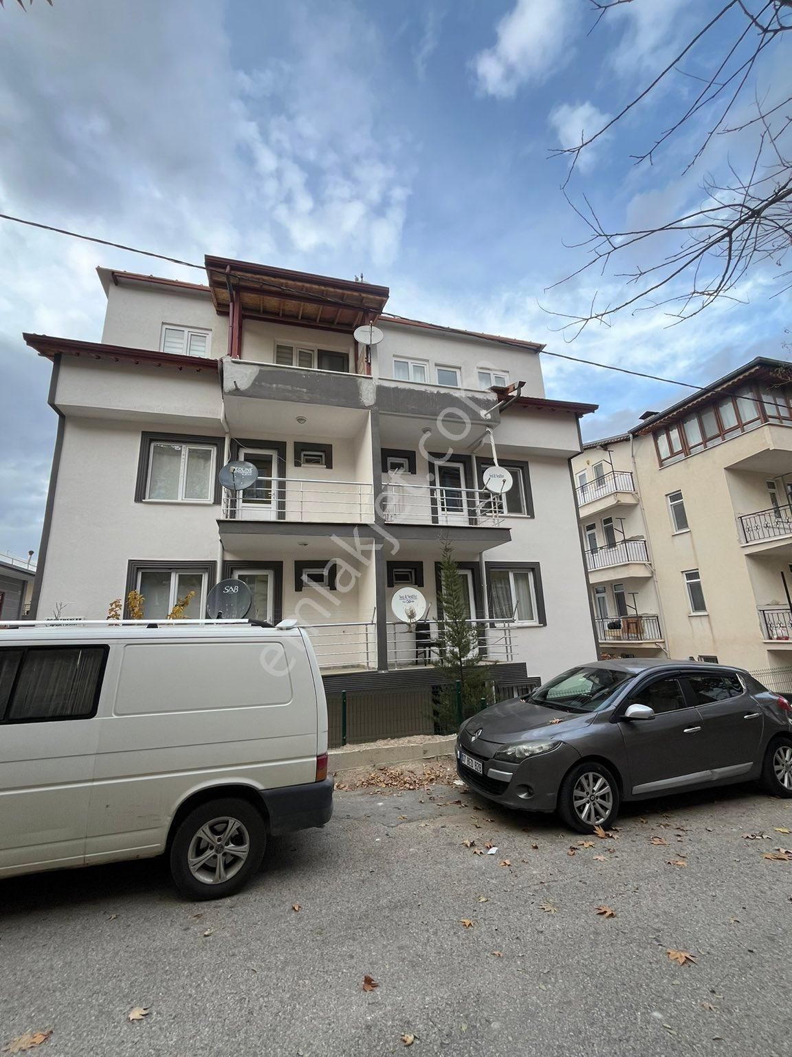 Isparta Merkez Fatih Satılık Daire Isparta fatih mahallesinde satılık 2+0 balkonlu apart