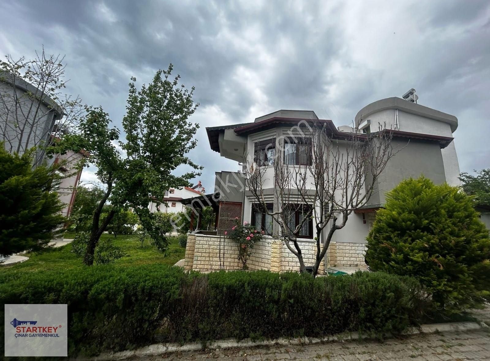 Edremit Tahtakuşlar Satılık Villa Edremit Tahtakuşlar Mah.Deniz Tarafında Havuzlu Sitede Villa