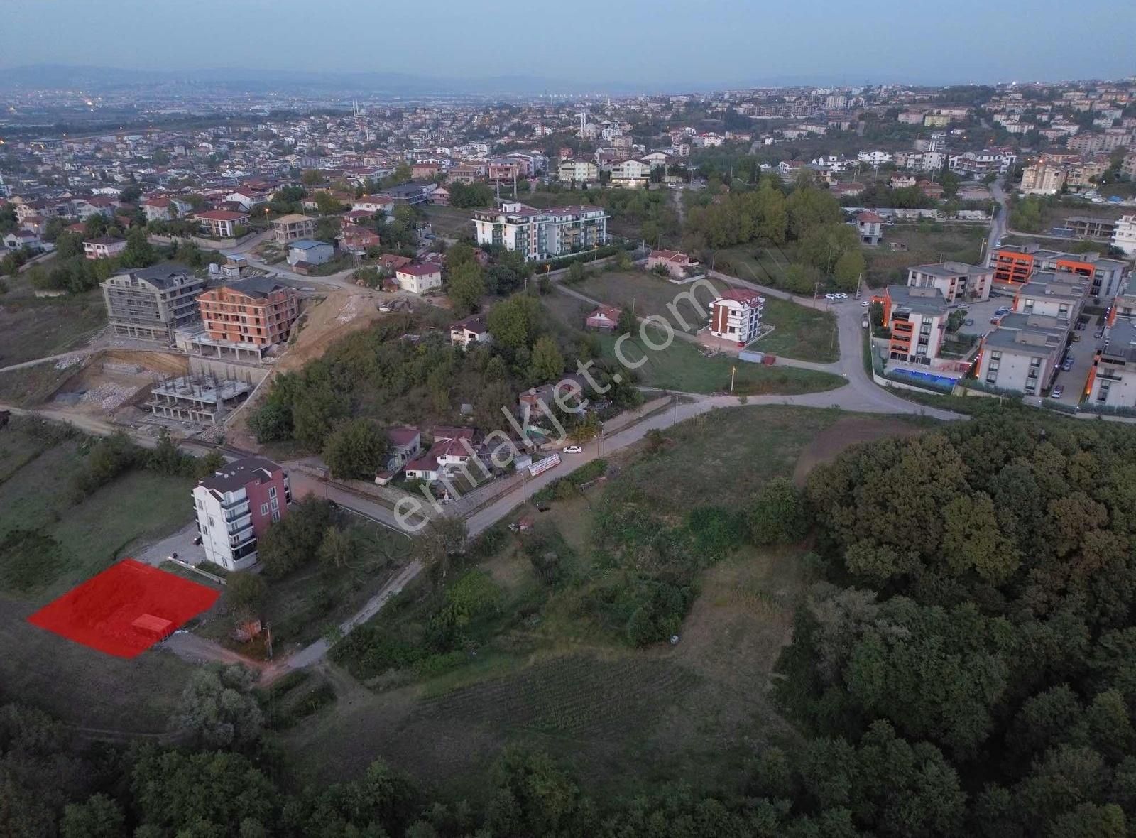 Başiskele Barbaros Satılık Konut İmarlı GC GARİMENKUL'DAN SATILIK 391 m2 ARSA