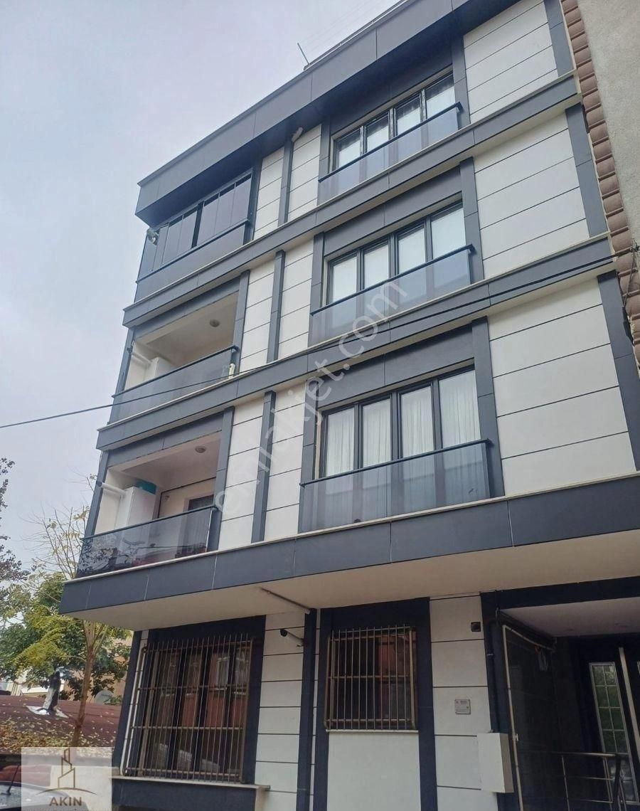 Küçükçekmece İstasyon Kiralık Daire İSTASYON  MAHALLESİ TEMİZ HARİKA 2+1 DAİRE